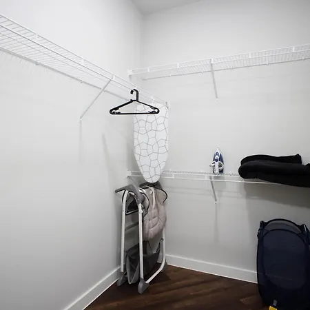 Relaxing 1Br W Pool-Parking, Near Rvrwlk-Conv Ctr Apartment